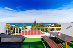 12 Cascades Top Floor Apartment In Prime Position